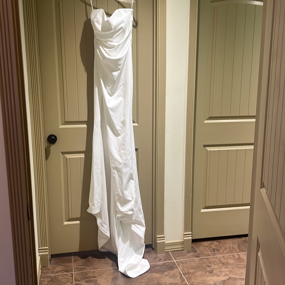 X NOEL AND JEAN Divinity Gown in Ivory
Katie May